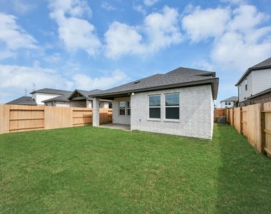 9231 Willowbank Gap Lane - Photo Thumbnail 10