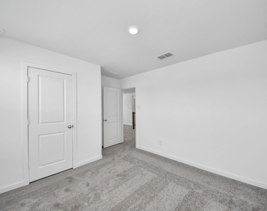 9231 Willowbank Gap Lane - Photo Thumbnail 16
