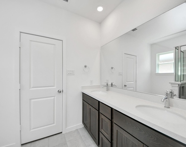 9231 Willowbank Gap Lane - Photo Thumbnail 45