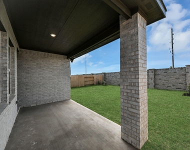 9231 Willowbank Gap Lane - Photo Thumbnail 6
