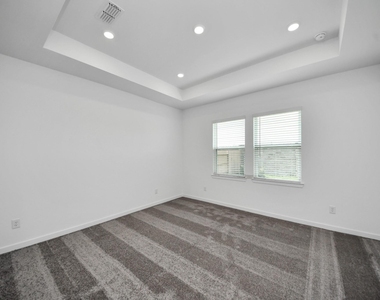 9231 Willowbank Gap Lane - Photo Thumbnail 41