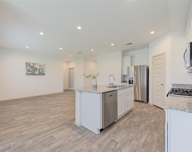 7315 Sunset Creek Drive - Photo Thumbnail 14