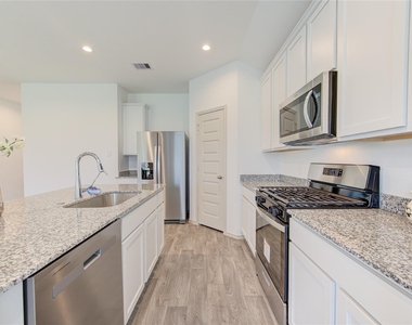 7315 Sunset Creek Drive - Photo Thumbnail 15
