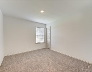 7315 Sunset Creek Drive - Photo Thumbnail 3
