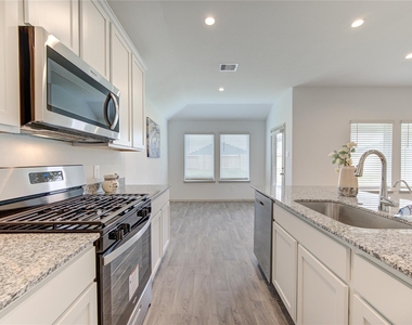 7315 Sunset Creek Drive - Photo Thumbnail 16
