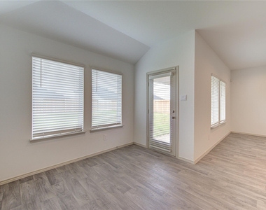 7315 Sunset Creek Drive - Photo Thumbnail 17