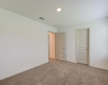 7315 Sunset Creek Drive - Photo Thumbnail 6