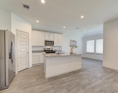 7315 Sunset Creek Drive - Photo Thumbnail 12