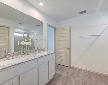 7315 Sunset Creek Drive - Photo Thumbnail 25