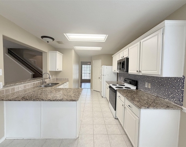 16438 Redbud Berry Lane - Photo Thumbnail 9