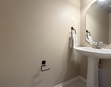 16438 Redbud Berry Lane - Photo Thumbnail 20