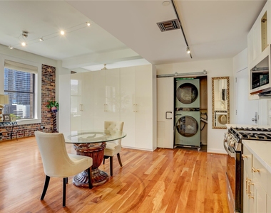 915 Franklin Street - Photo Thumbnail 4