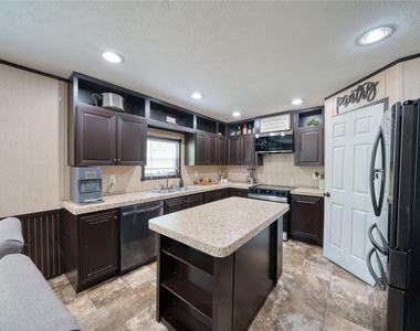 103 County Road 370 - Photo Thumbnail 8