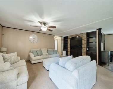 103 County Road 370 - Photo Thumbnail 6