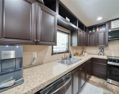 103 County Road 370 - Photo Thumbnail 9