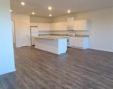 11135 Beverley Park Street - Photo Thumbnail 5