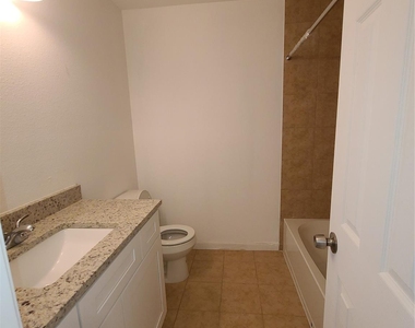 11135 Beverley Park Street - Photo Thumbnail 19