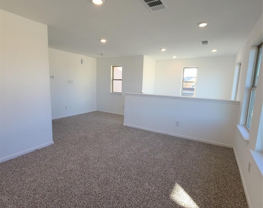 11135 Beverley Park Street - Photo Thumbnail 18