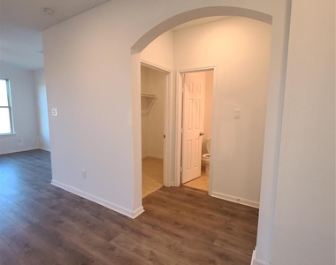 11135 Beverley Park Street - Photo Thumbnail 9