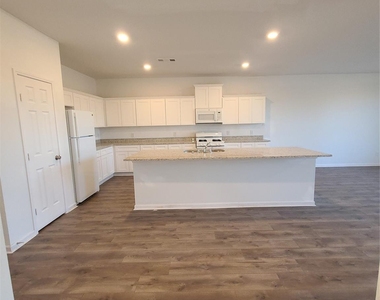 11135 Beverley Park Street - Photo Thumbnail 7