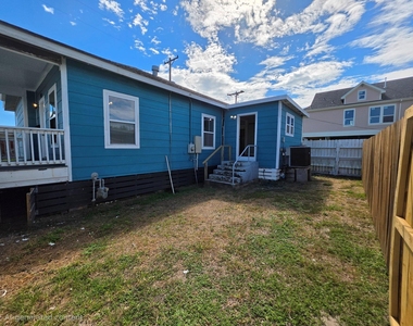 911 43rd Street - Photo Thumbnail 18