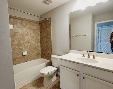 3882 Tilbor Circle - Photo Thumbnail 14