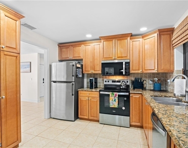 5328 Sw 11th Avenue - Photo Thumbnail 9