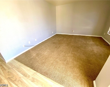 1309 Sw Santa Barbara Place - Photo Thumbnail 2