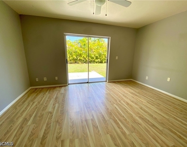 1309 Sw Santa Barbara Place - Photo Thumbnail 3