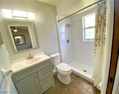 1309 Sw Santa Barbara Place - Photo Thumbnail 6