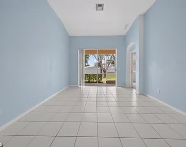 7880 Lake Sawgrass Loop - Photo Thumbnail 8