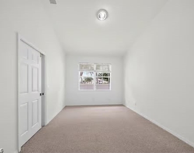 7880 Lake Sawgrass Loop - Photo Thumbnail 6