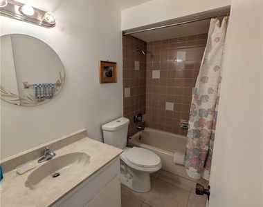 1111 Cape Coral Pkwy W - Photo Thumbnail 7