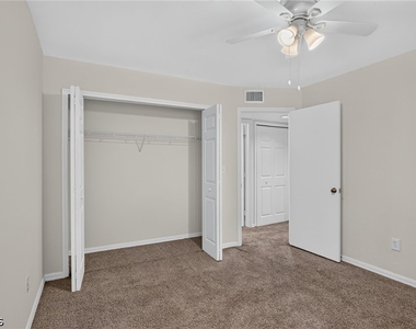 9648 Windsor Gardens Lane - Photo Thumbnail 18