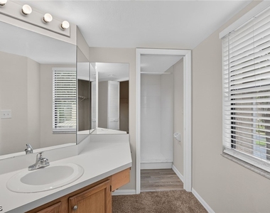 9648 Windsor Gardens Lane - Photo Thumbnail 13