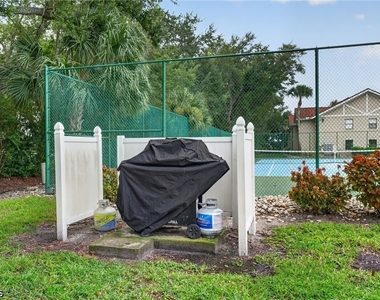 9648 Windsor Gardens Lane - Photo Thumbnail 27