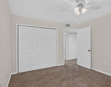 9648 Windsor Gardens Lane - Photo Thumbnail 17