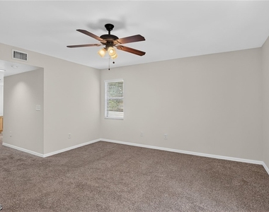 9648 Windsor Gardens Lane - Photo Thumbnail 12