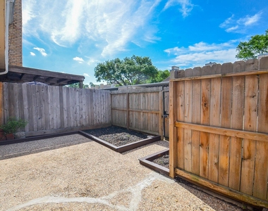 1549 W Sam Houston Parkway S - Photo Thumbnail 25