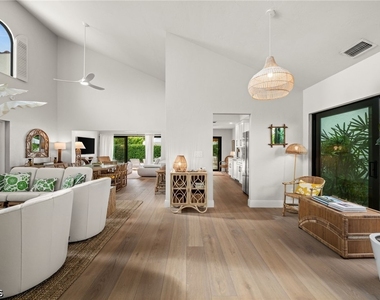 809 Sand Pointe Drive - Photo Thumbnail 10