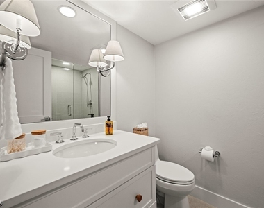 809 Sand Pointe Drive - Photo Thumbnail 21