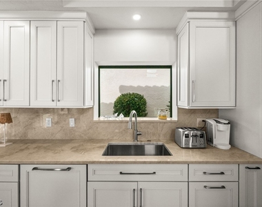 809 Sand Pointe Drive - Photo Thumbnail 29