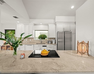 809 Sand Pointe Drive - Photo Thumbnail 27