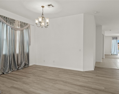 3030 Lake Butler Court - Photo Thumbnail 5