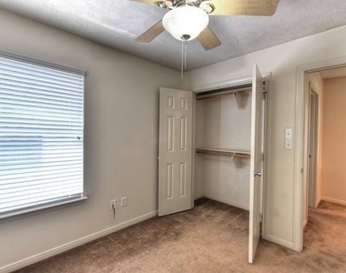 614 Foster Street - Photo Thumbnail 15