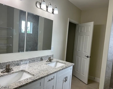 2019 Nw 17th Street - Photo Thumbnail 4