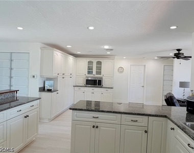 2025 Se 44th Street - Photo Thumbnail 11