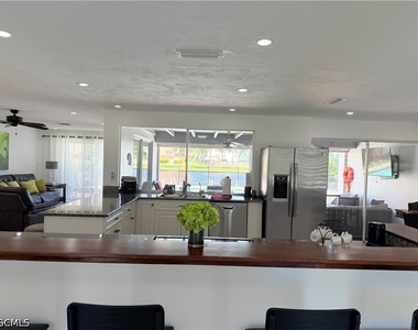 2025 Se 44th Street - Photo Thumbnail 10