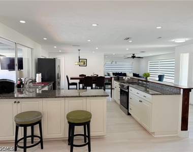 2025 Se 44th Street - Photo Thumbnail 12