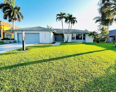 2025 Se 44th Street - Photo Thumbnail 3